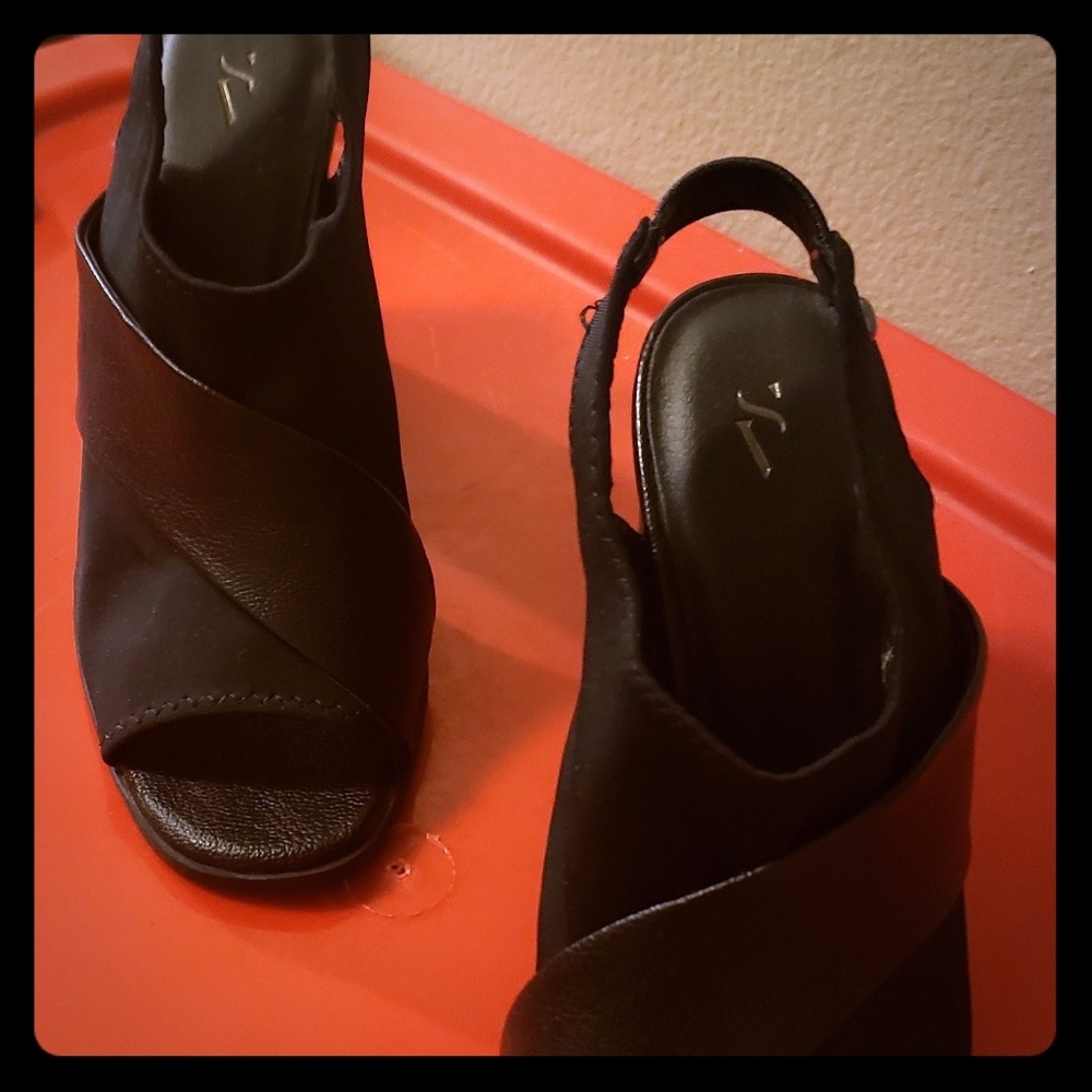 Simply Vera Wang  Black Heels